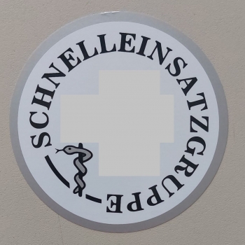 DRK-Aufkleber auf Glas, Aufkleber rund, RK-Aufkleber,