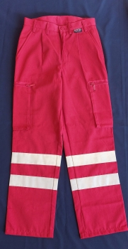 Preview: Einsatzhose dunkelrot mit Reflexstreifen, Sonderpreisartikel, dunkelrote Hose mit zwei Streifen, Rettungsdiensthose,