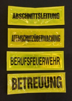 Preview: Brustschilder gelb, Sonderpreis, Reflexschild für die Brust, glänzende Brustschilder, Brustschild 15x5 cm, gelbes Reflexschild,