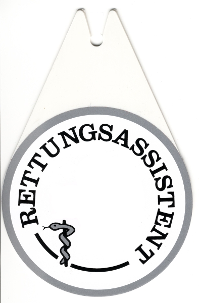 DRK-Autoplakette, Autoplakette mit Saugnapf, Autoplakette in Tropfenform, Saugnapfschild, DRK-Plakette,