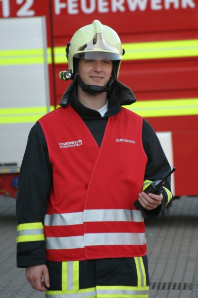 Warnweste dunkelrot Art. 8800, Überwurfweste rot, leichte Kennzeichnungsweste, Weste mit Reflexstreifen,